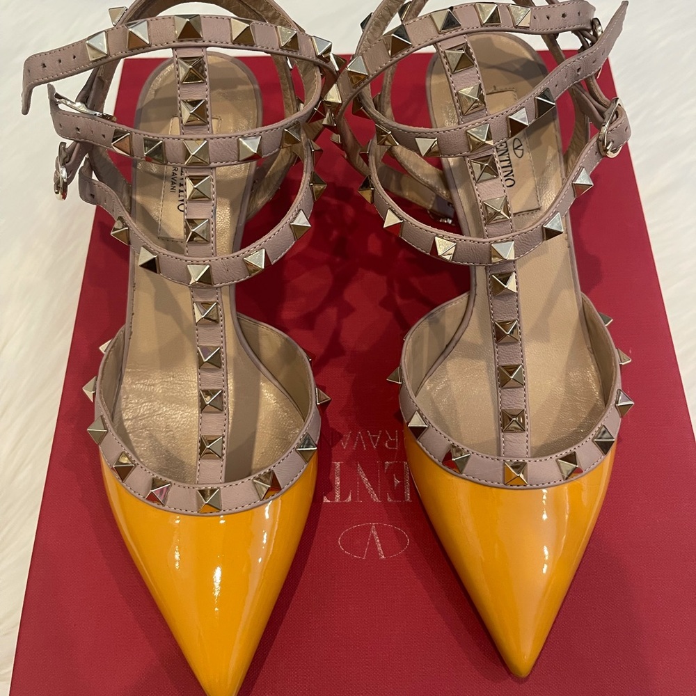 rockstuds valentino pumps size 6